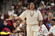 Dawn Staley went for the white suit in the NCAA Touranment's first round. (Photo Credit: IMAGN)